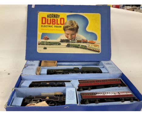 Boxed Early Hornby Dublo Electric Train Set includes 2.6.4 Tank passenger train EDP14 Engine with two coachesâ€¦0.6.0 Tank 69