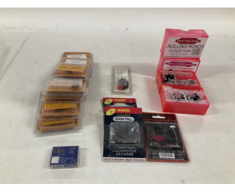 Selection of 10 Digital decoders..Hornby..Bachmann..Gaugemaster..HattonsAlso Lima remotor kit..6x Rolling Roads 00 gauge