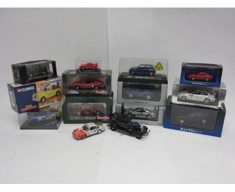 A collection of assorted perspex cased 1:43 scale and smaller diecast model cars to include Vitesse Laguna BTCC 1995, Detail 