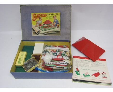 A Bayko Set 3 with additional loose pieces 