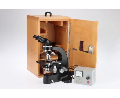 Binocular Leitz Dialux Microscope, German, c.1960, engraved to the back of the stage 'E. Leitz Wetzlar, Germany, Nr.513724' t