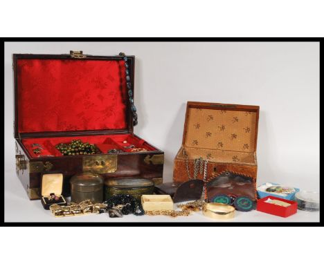 A good collection of vintage 20th Century costume jewellery comprising of various necklaces, brooches, rings, glass beads etc