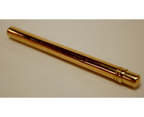 A Samuel Mordan & Co. 9ct gold travelling fountain pen, gross weight 7.8g Condition Report / Extra Information Some pin dents