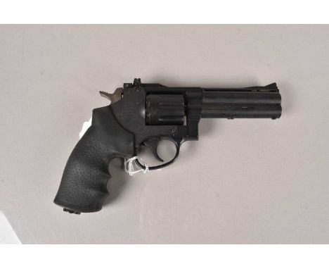A Gamo Combat R-77 Laser .177 4'' Air Pistol, serial 04-5C-023103-99, needs attention, AF, 18+ TO PURCHASE, FACE TO FACE COLL