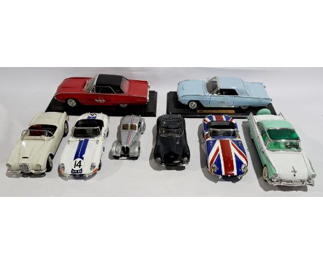 Bburago &amp; similar, 1:18 scale &amp; similar, an unboxed group of classic cars. Although unchecked for completeness condit