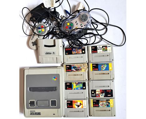 Vintage/Retro Gaming. Super Nintendo, a unboxed group comprising of Super Nintendo Console and some peripherals such as Trail