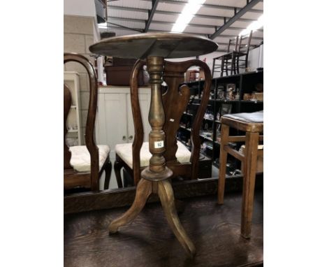 A Victorian mahogany tripod table