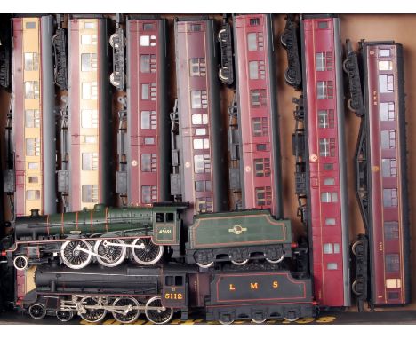 Tray containing class 5 engine and tender LMS 5112 (G) Jubilee class engine and tender BR green 'Orion' one set of valve gear