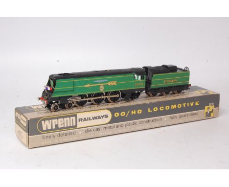 A Wrenn Railways W2265/A Bulleid pacific 'Fighter Pilot' SR malachite green with Golden Arrow insignia, with instructions, pa