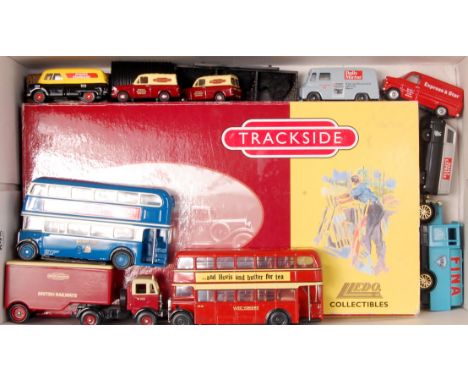 Mixed lot of 00 diecasts etc Trackside, EFE, Corgi, noted 12 vehicles and sundry scenic items (G)