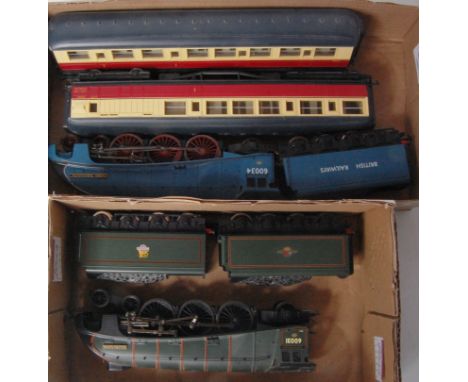 Hornby BR green class A4 engine and tender 60031 'Golden Plover' and spare tender (G) British Railways blue class A4 60034 'L