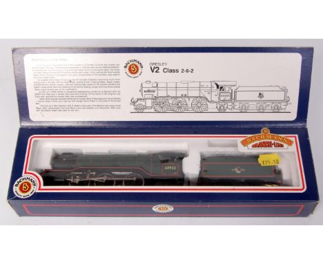 A Bachmann 31-554 BR lined green double chimney class V2 engine and tender No. 60903 (G-BG)