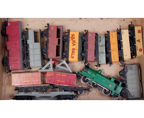 11 Hornby Dublo D1 and SD6 wagons including Fruit D, Saxa and bulk grain (G), green 0-6-0 tank engine with poor body (F) and 