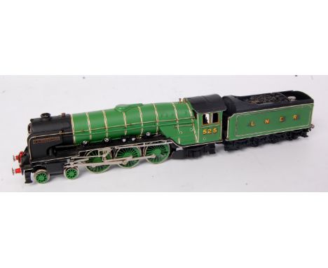 A whitemetal kit built class A2 pacific engine and tender in LNER lined green No. 525 'AA Peppercorn' (G)