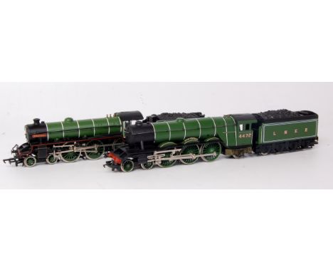 A Hornby tender drive LNER green 'Flying Scotsman' engine and tender (G) sold with a Bachmann class B1 engine and tender No. 