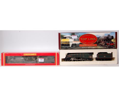 A Hornby R078 class A3 engine and tender 'Flying Scotsman' BR 1961-1963 livery with German smoke deflectors (NM-BNM) together