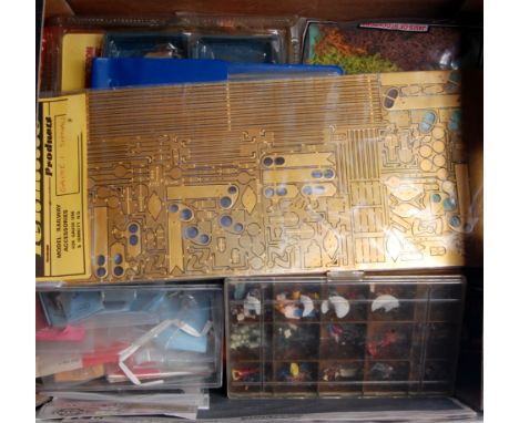 Mixed lot including Ten mile G1 signals (M-BM) Hornby Dublo breakdown crane, scenic items, small tools etc (G)
