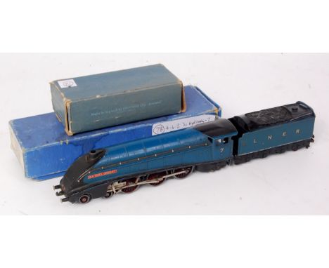 A Hornby Dublo EDL 'Sir Nigel Gresley' engine and tender, good for age (G-BFG)