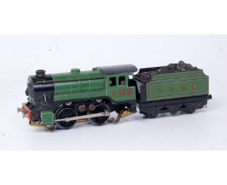 Trix Twin Railway prewar freelance LNER green 0-4-0 engine and tender No. 4472 good for age (G)