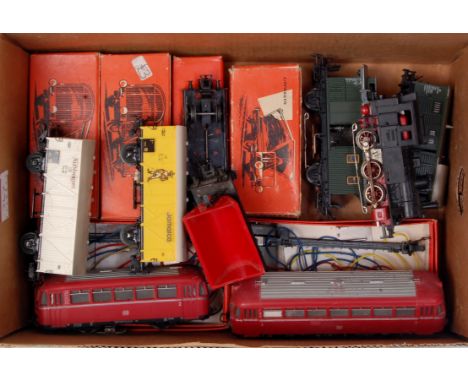 4 red box Marklin wagons 4503, 4508, 4509, 4513 (G-BG), 2 boxed 7039 signals (G-BG), unboxed 0-6-0 tank engine, red railcar a