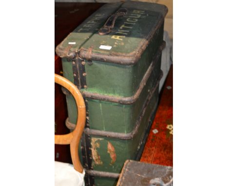 VINTAGE TRAVEL TRUNK     