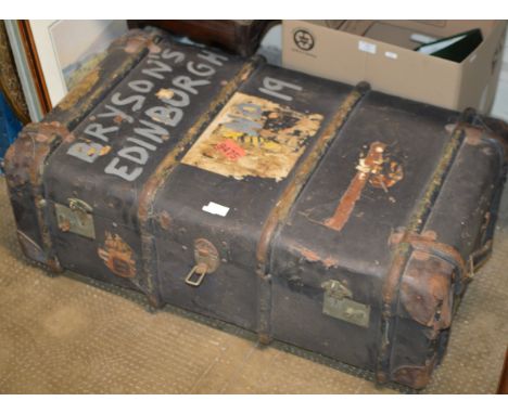 VINTAGE TRAVEL TRUNK     