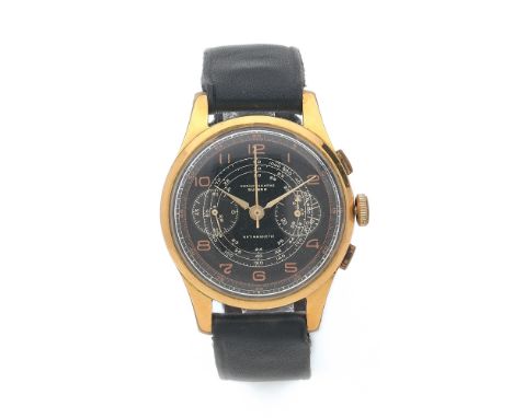 CHRONOGRAPHE SUISSE ANTIMAGNETIC, ANNEES 50 Montre bracelet en métal doré et acier sur cuir avec chronographe. BOÎTIER : rond