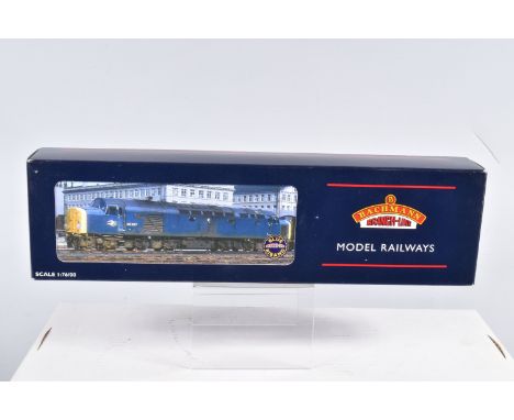 A BOXED OO GAUGE BACHMANN BRANCHLINE MODEL RAILWAY LOCOMOTIVE Class 40 no. D368 in BR Green with Indicator Boxes, model no. 3