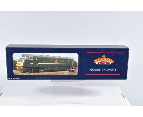 A BOXED OO GAUGE BACHMANN BRANCHLINE MODEL RAILWAY LOCOMOTIVE Class 42 no. D818 'Glory' in BR Green, model no. 32-059,  appea
