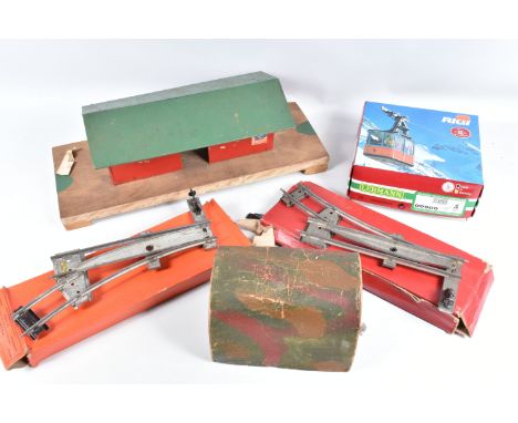 A BOXED LEHMANN RIGI 900 CABLE CAR SET, not tested, appears largely complete and in goosd condition, with instructions and tw