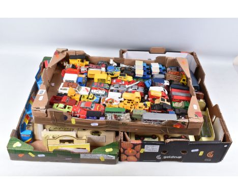 A QUANTITY OF BOXED AND UNBOXED DIECAST VEHICLES, boxed items to include Matchbox Models of Yesteryear including the 1982 Lim