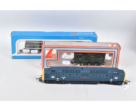 A QUANTITY OF BOXED AND UNBOXED OO GAUGE LOCOMOTIVES, boxed Lima class 08 shunter, No.3004, missing one buffer from each end 