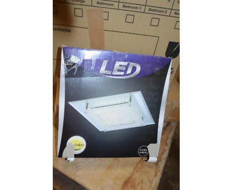 Flush mount LED light fitting