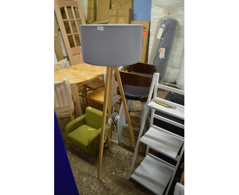 Tripod floor lamp with shade