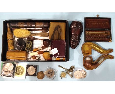 A WWI Victory Medal awarded to 3200 Pte H C Ollis Glouc. R, a novelty souvenir pipe in the form of a Champagne bottle, impres