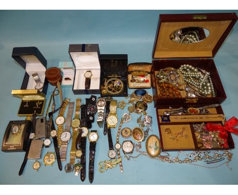 A small quantity of 9ct gold, 4.4g, an Essex A.S. (Angling Society) badge, a silver bracelet and locket and other costume jew