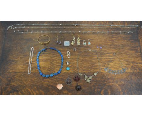 Collection of miscellaneous jewellery to include a late Victorian/early Edwardian yellow metal and amethyst bangle, indistinc