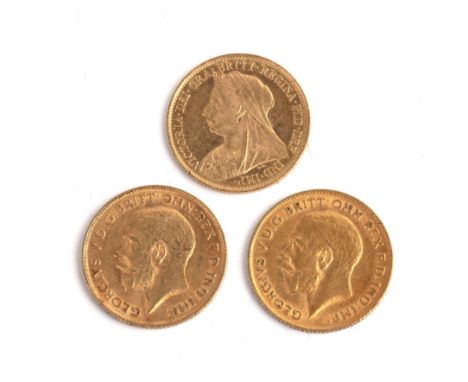 Three half sovereignsthe first a Victorian example, dated 1901, the other two are George V examples, both dated 1911, 12g app
