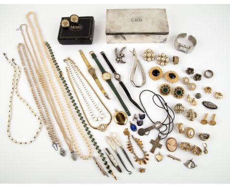 Group of costume jewelleryto include simulated pearl necklace, silver brooches, white metal jewellery, silver plated folding 