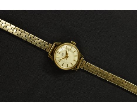 Tudor Rolex - a ladies bracelet watch, silvered dial, block batons, manual 17 jewel movement,  9ct gold case, Chester 1960, s