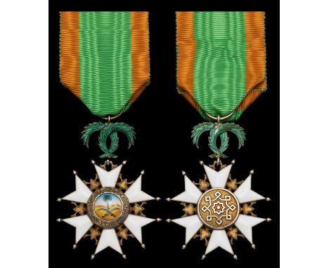 Saudi Arabia, Kingdom, Order of King Abdulaziz, 4th/5th Class breast Badge, 58mm including wreath suspension x 43mm, silver-g
