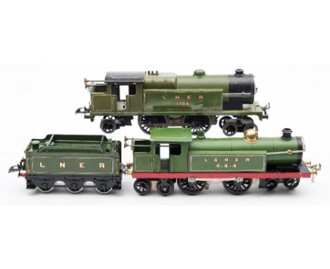 Two Hornby O gauge  LNER green tank locomotives:, a No 2 Special 4-4-2 No 1784 with tender and a 4-4-4 tank locomotive ( 3)