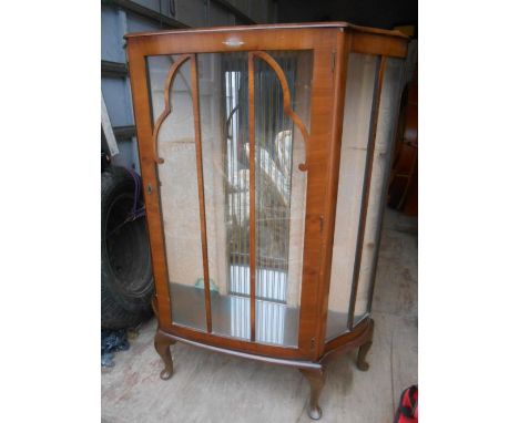 Glazed Display Cabinet with 2 glass shelves and central mirror back