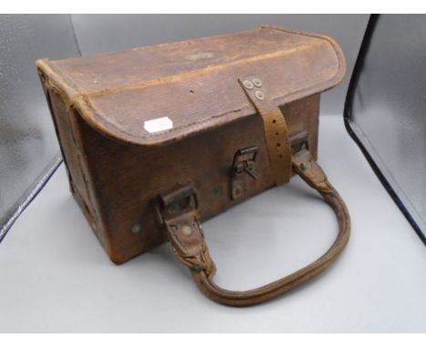vintage carry toolbox? leather with a metal lining 35x13x20cm