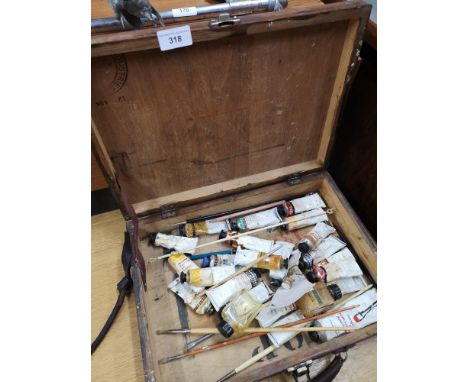 Vintage Artist s box with paints. 