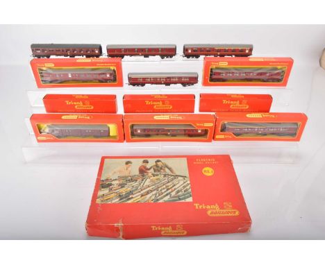 Tri-ang 00 gauge Train set with extra Hornby carriages (11), comprising in original boxes Tri-ang set RS1 with Coronation cla