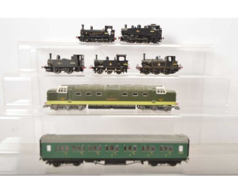 Hornby Dapol Bachmann and other Locomotives 00 gauge and a coach (7), comprising some locomotives that are detailed and custo