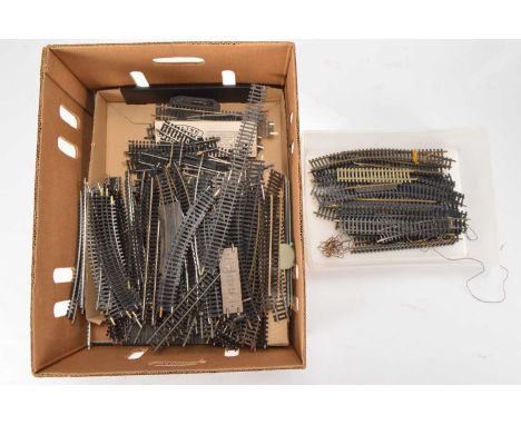 Lima Fleischmannn and other H0 gauge track pieces (175 pieces approx.), including Lima with some Jouef/Playcraft straights an