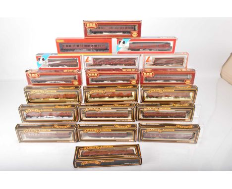 Hornby Lima Mainline Airfix maroon livery coaches in original boxes (18), comprising Hornby R4832 Autocoach, Airfix 54252 sub