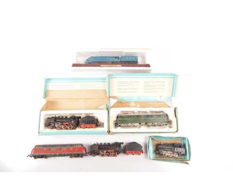 Marklin HO Gauge 2-Rail Electric Steam and Diesel Locomotives (5), 3050 SBB CFF green 11414 Co-Co Electric Locomotive and 300